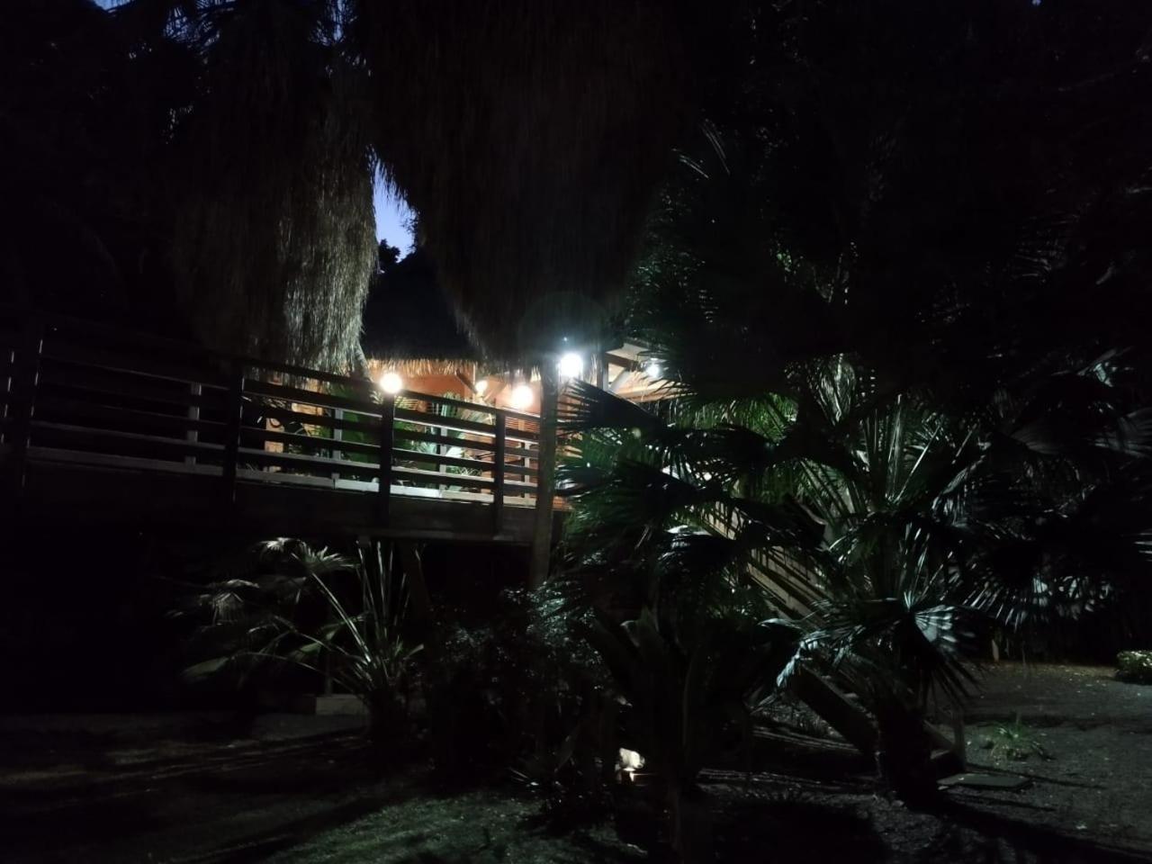 Gite Du Manial "Cabane Du Sentier Des Etoiles" Pointe-Noire Ngoại thất bức ảnh